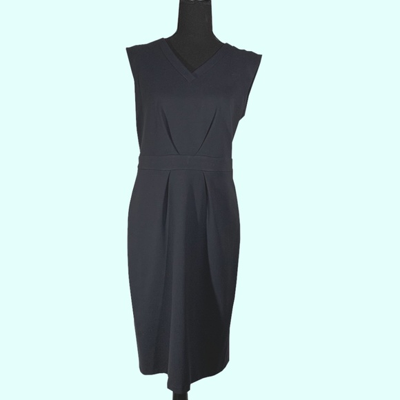 Armani Sleeveless Dress - Picture 2 of 3
